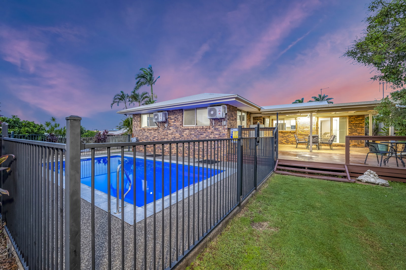 8 Carmen Court, Avoca  QLD  4670