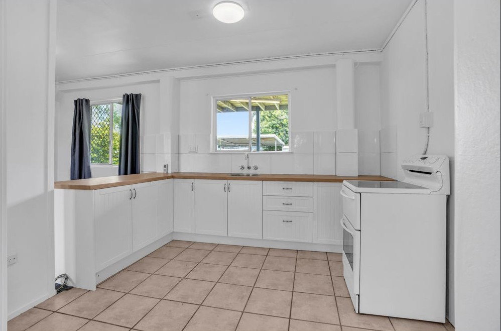 2/20 Mellefont Street, West Gladstone  QLD  4680