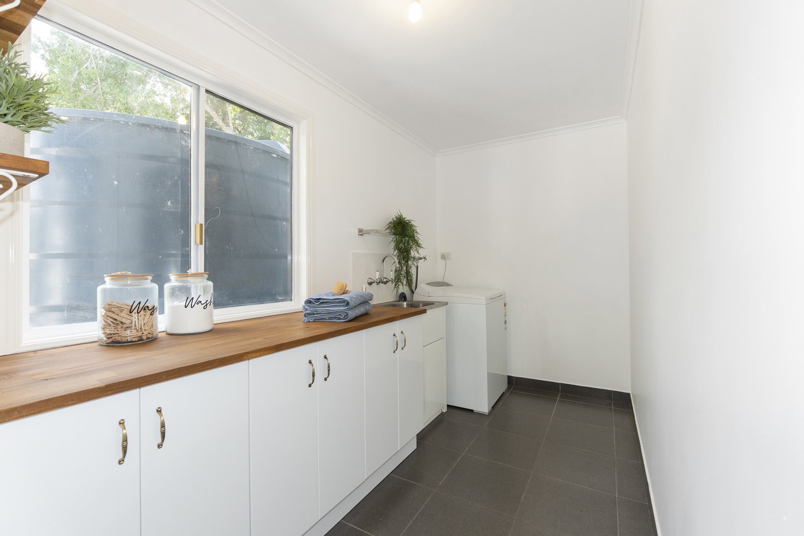 40 Kingfisher Crescent, Moore Park Beach  QLD  4670