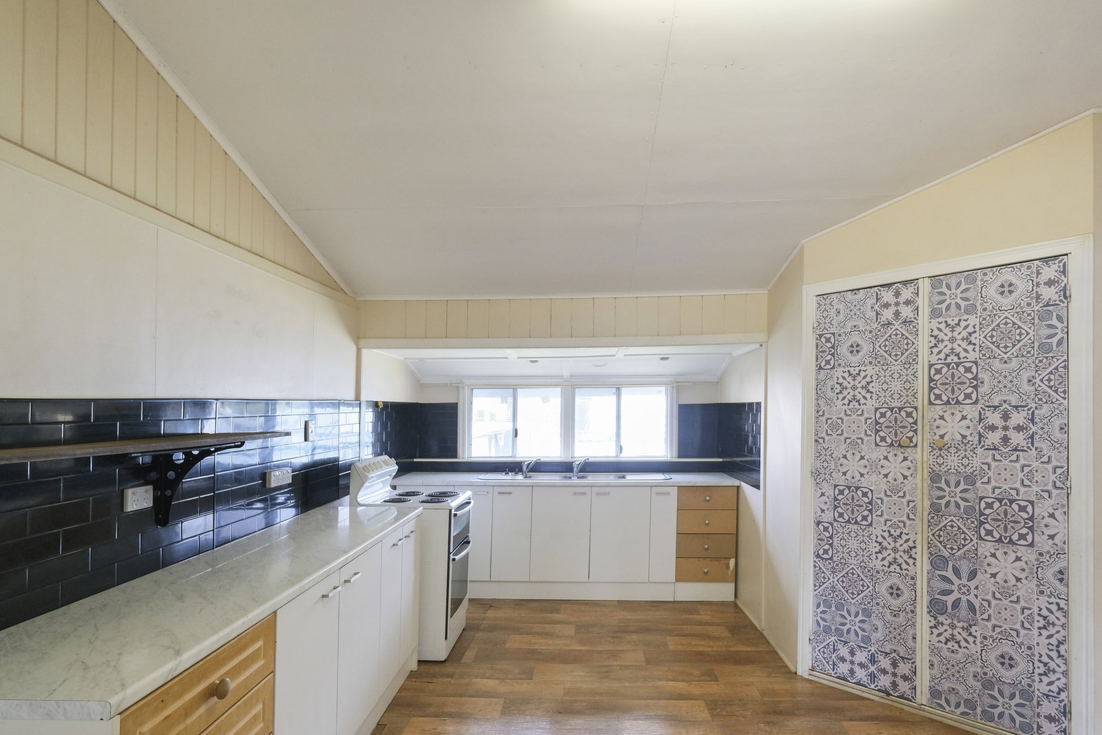 17 Mulgrave Street, Gin Gin  QLD  4671