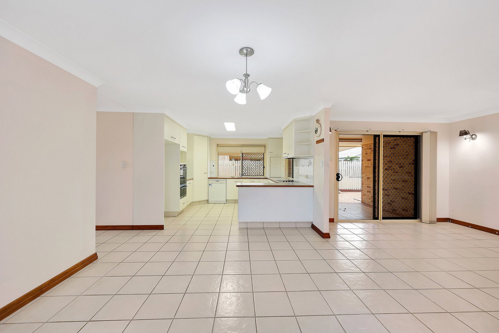 3 The Strand East, Thabeban  QLD  4670