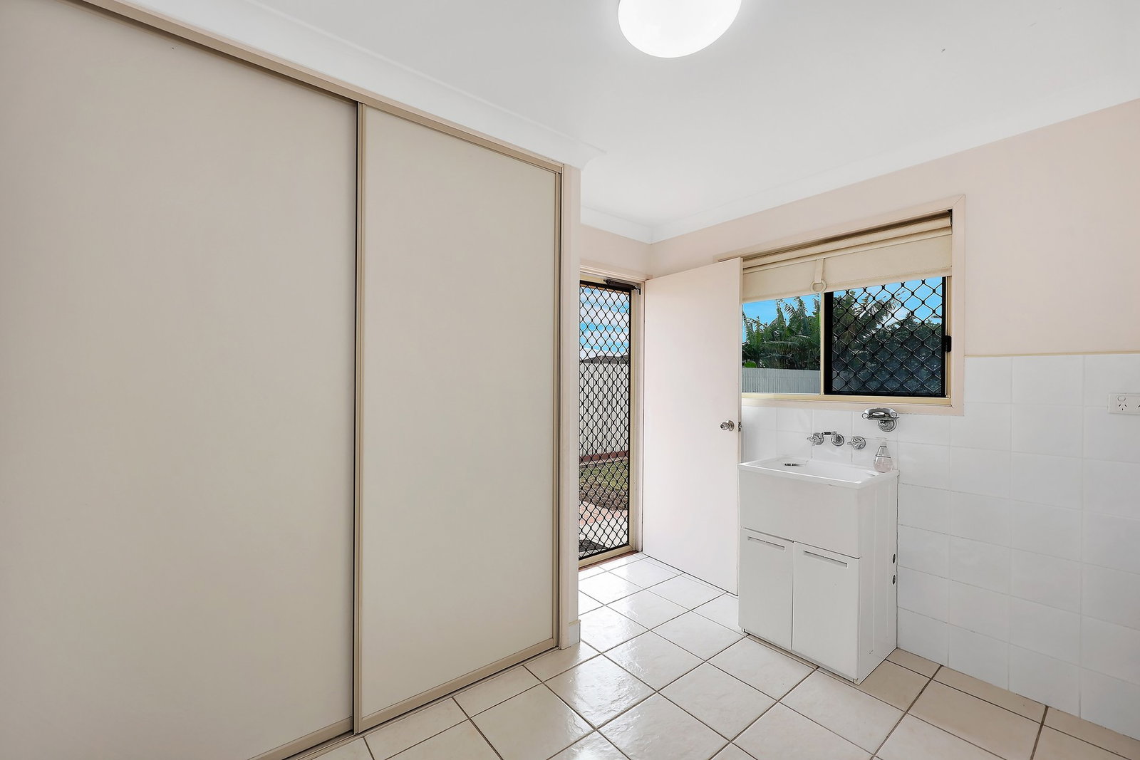 3 The Strand East, Thabeban  QLD  4670