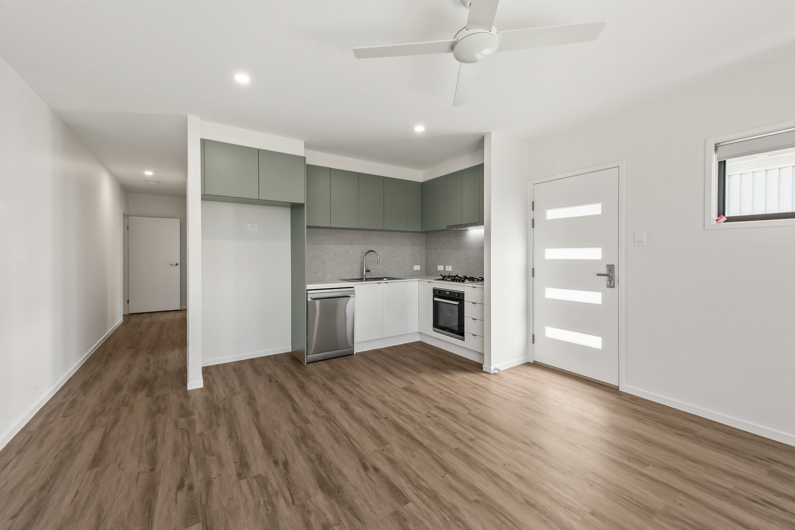 2/10 Sarazen Street, Coral Cove  QLD  4670