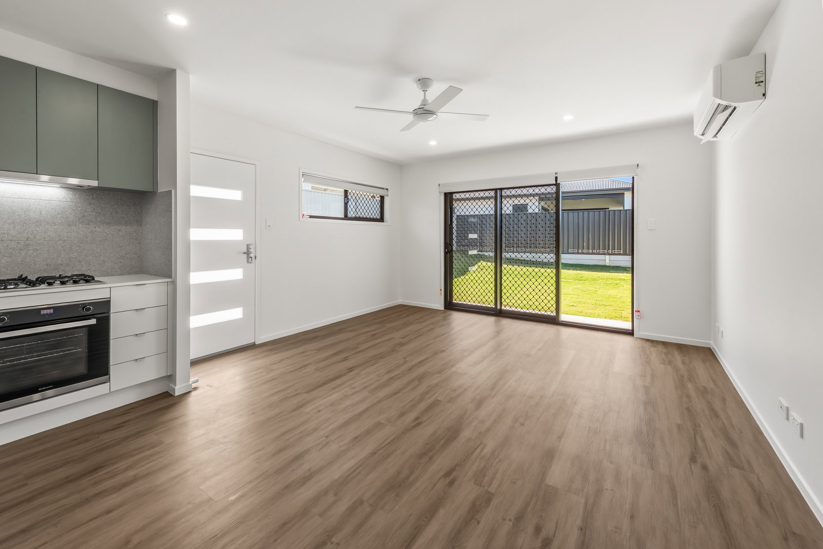 2/10 Sarazen Street, Coral Cove  QLD  4670