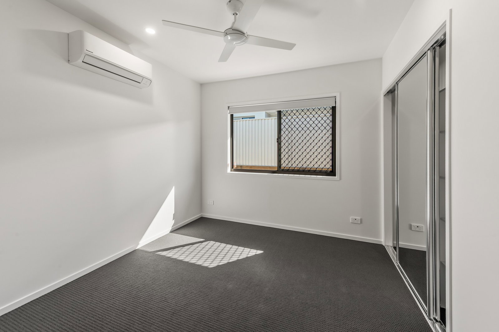 2/10 Sarazen Street, Coral Cove  QLD  4670