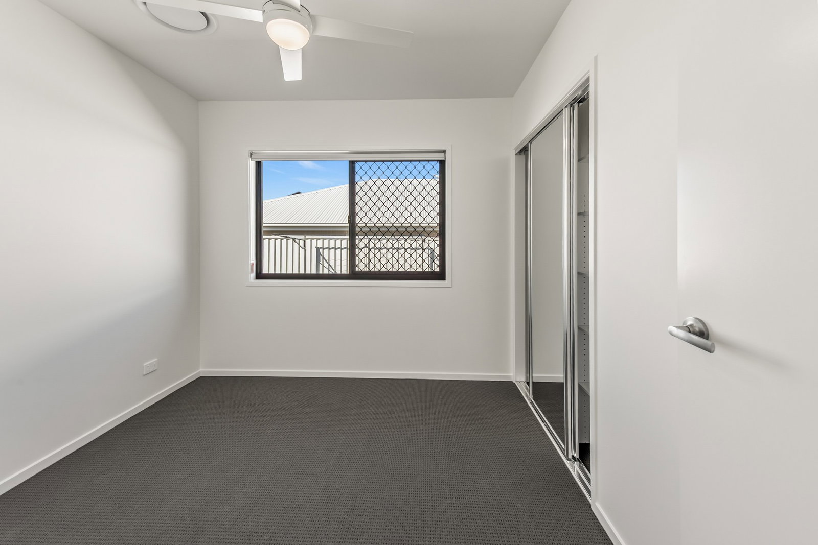2/10 Sarazen Street, Coral Cove  QLD  4670