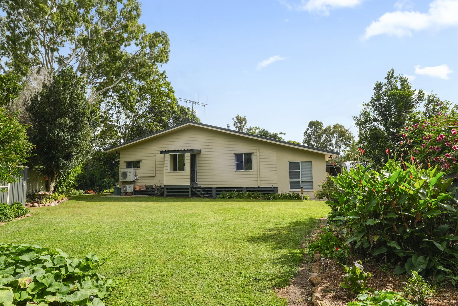 2 Russell Street, Mount Perry  QLD  4671