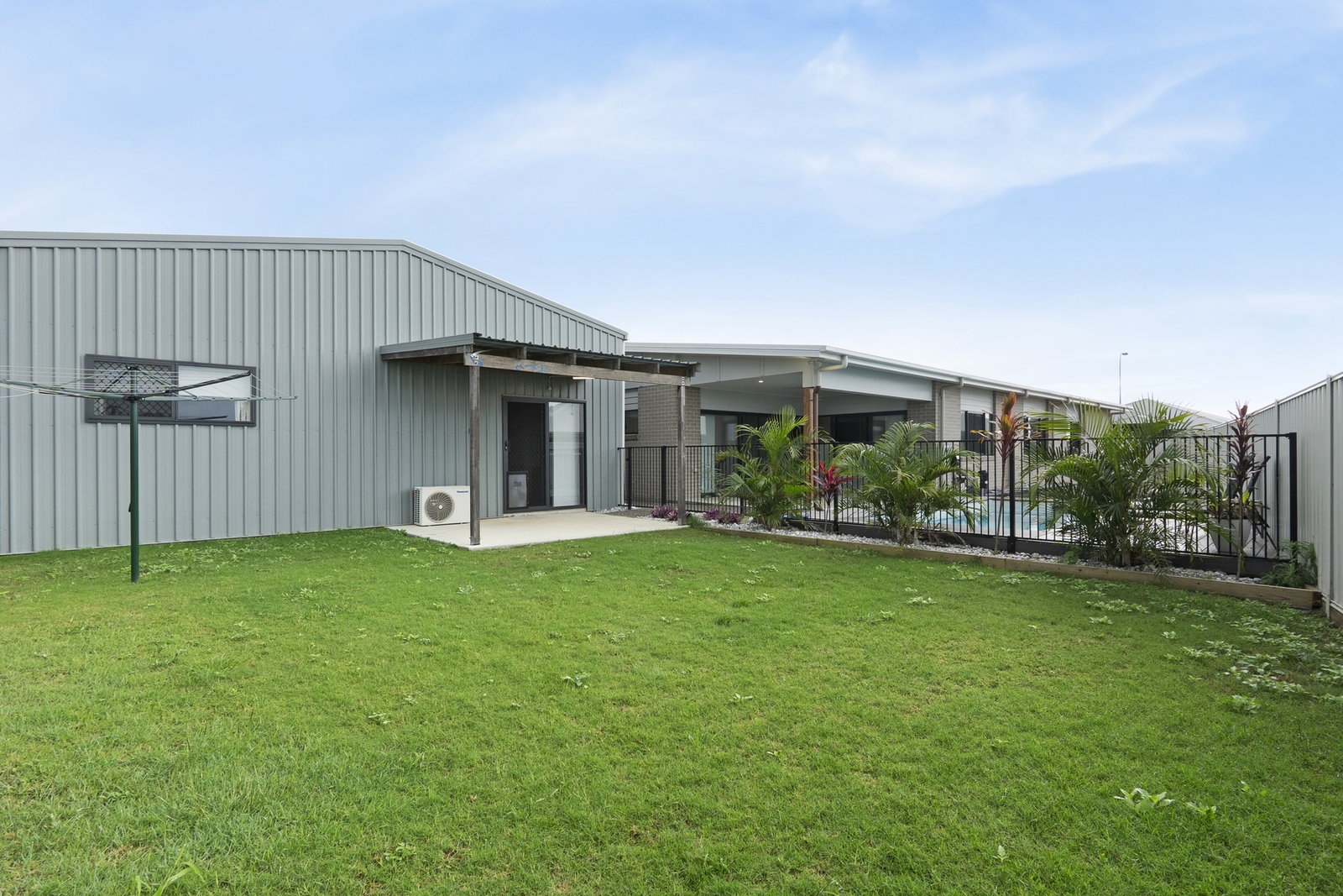 6 Bowie Avenue, Kawungan  QLD  4655