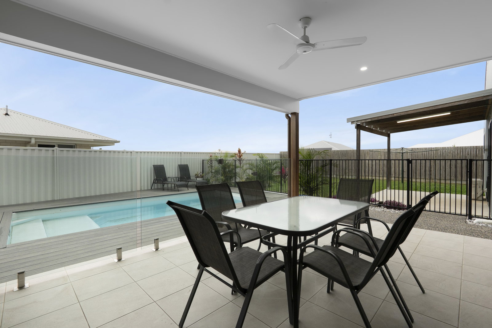 6 Bowie Avenue, Kawungan  QLD  4655
