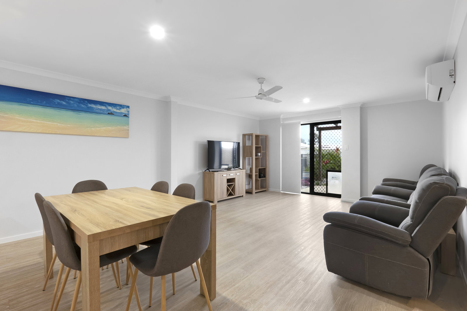 6 Bowie Avenue, Kawungan  QLD  4655