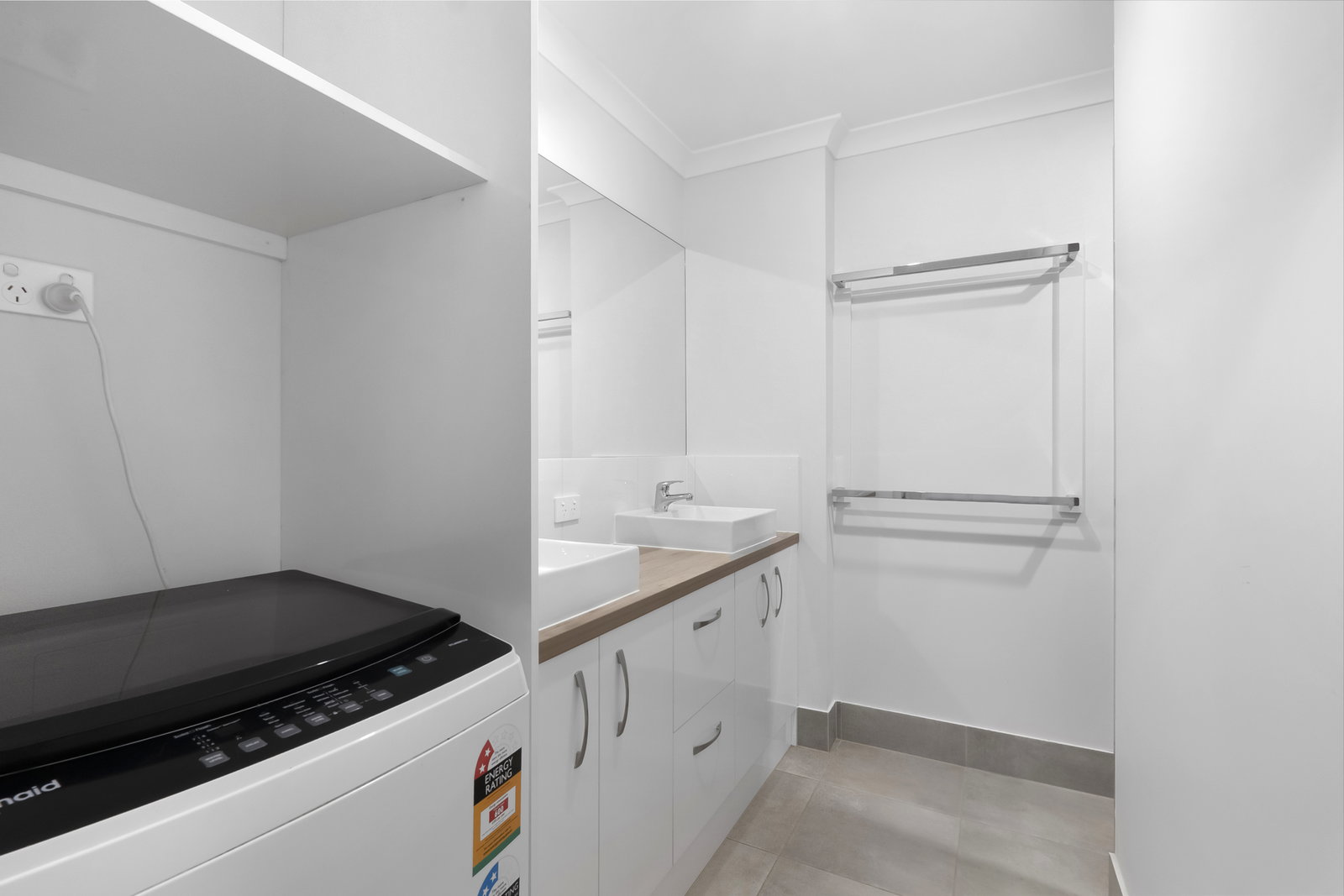 6 Bowie Avenue, Kawungan  QLD  4655