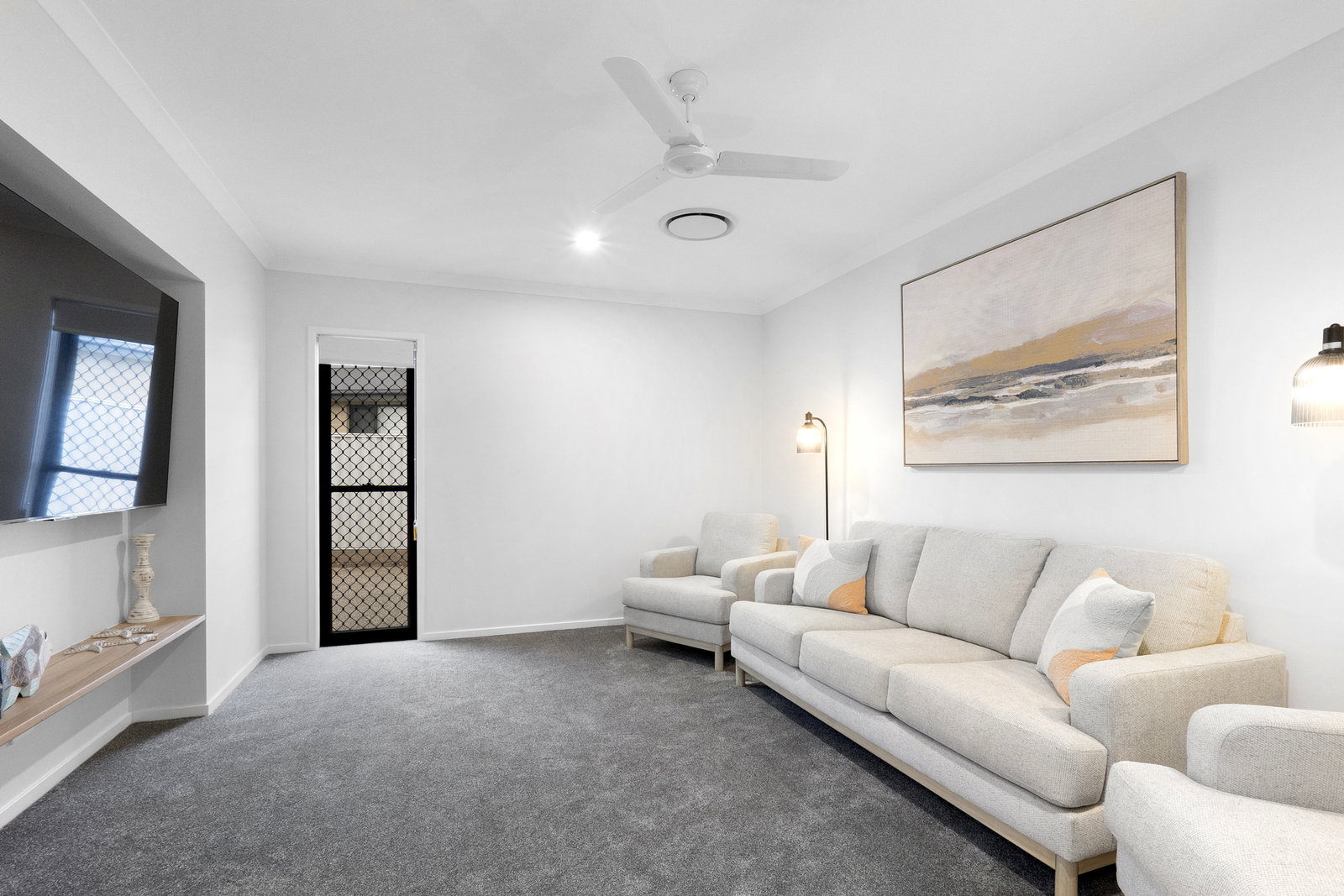 6 Bowie Avenue, Kawungan  QLD  4655