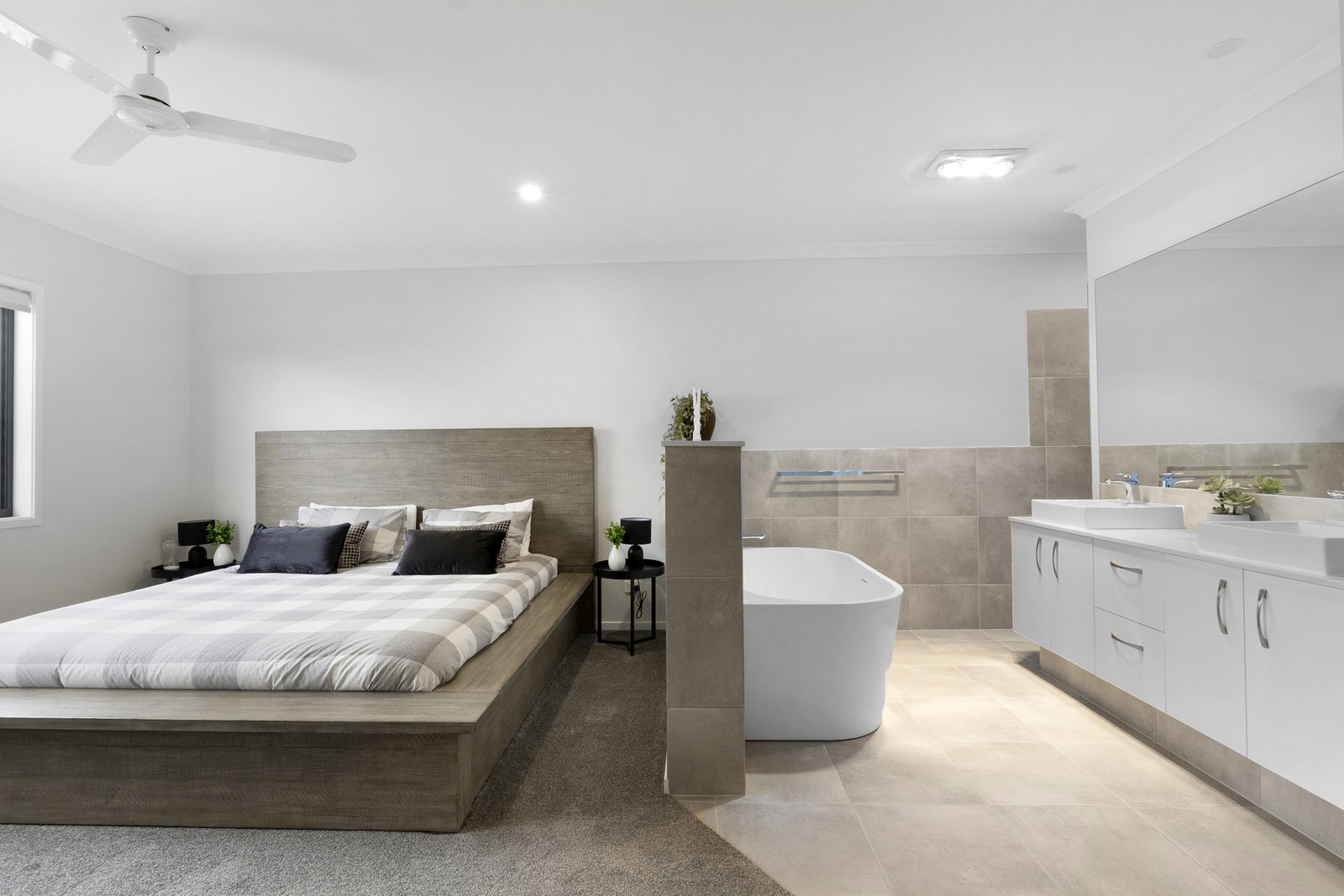 6 Bowie Avenue, Kawungan  QLD  4655