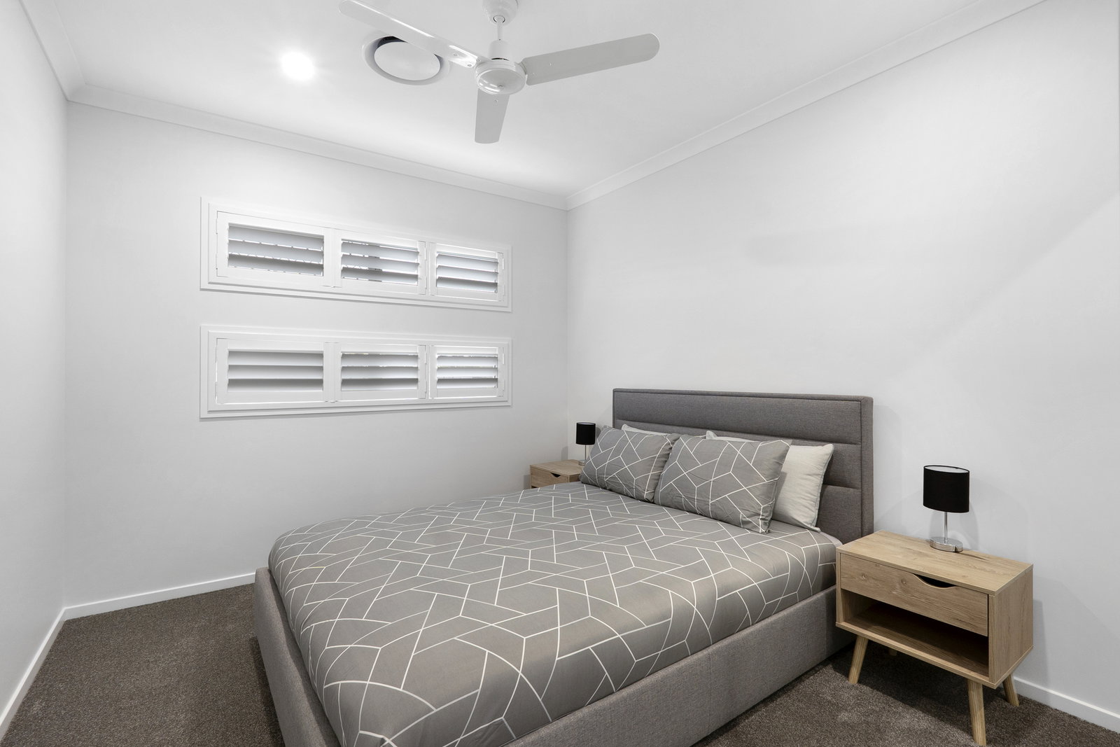 6 Bowie Avenue, Kawungan  QLD  4655