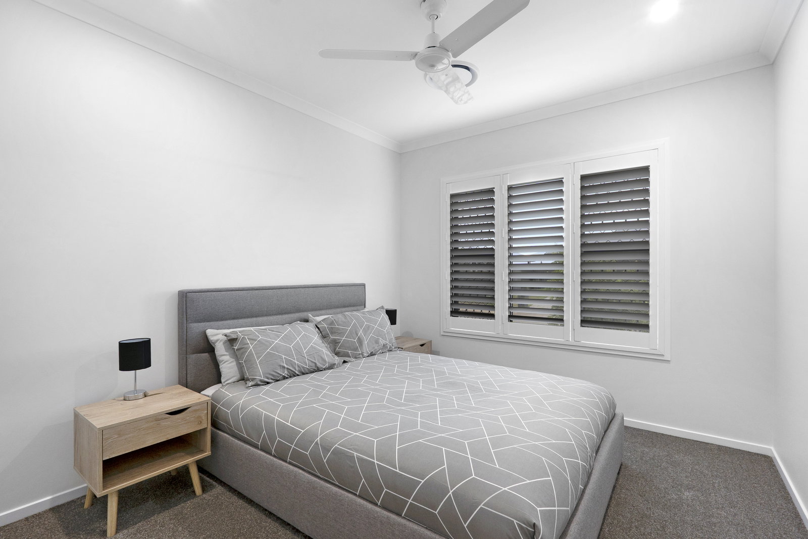 6 Bowie Avenue, Kawungan  QLD  4655