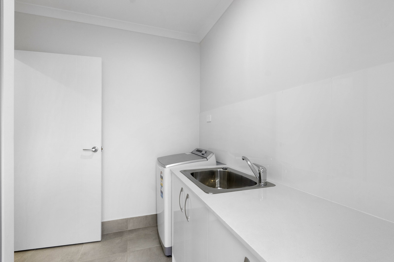 6 Bowie Avenue, Kawungan  QLD  4655