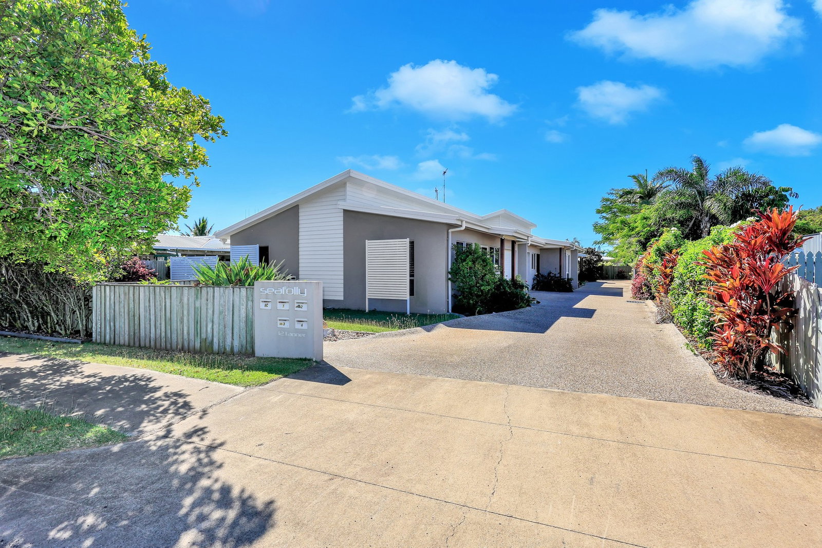 4/12 Tanner Street, Bargara  QLD  4670