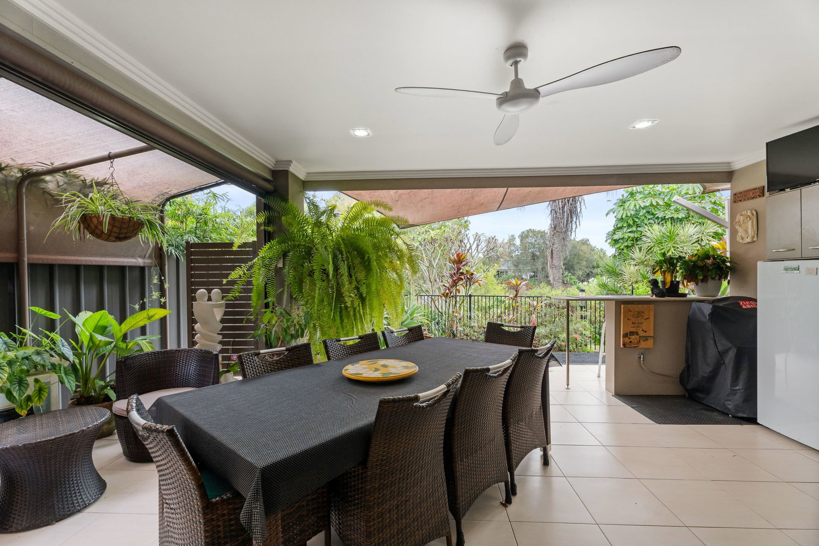 13 Satinwood Avenue, Urraween  QLD  4655