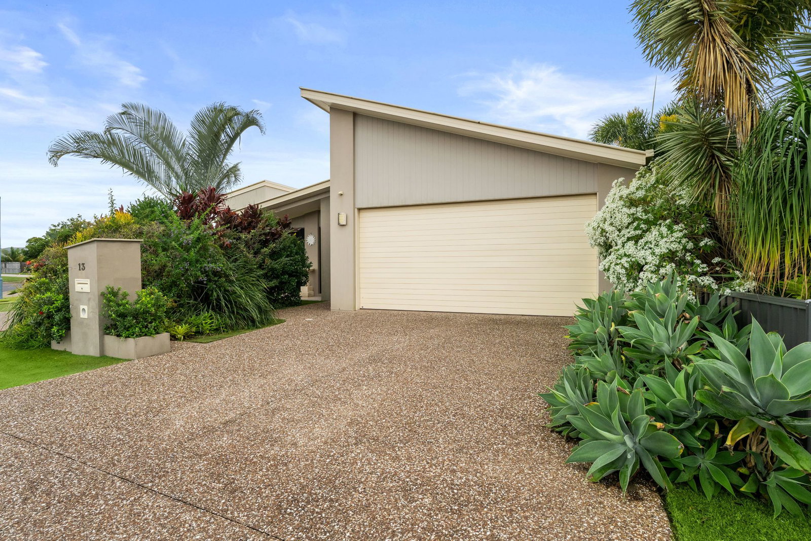 13 Satinwood Avenue, Urraween  QLD  4655