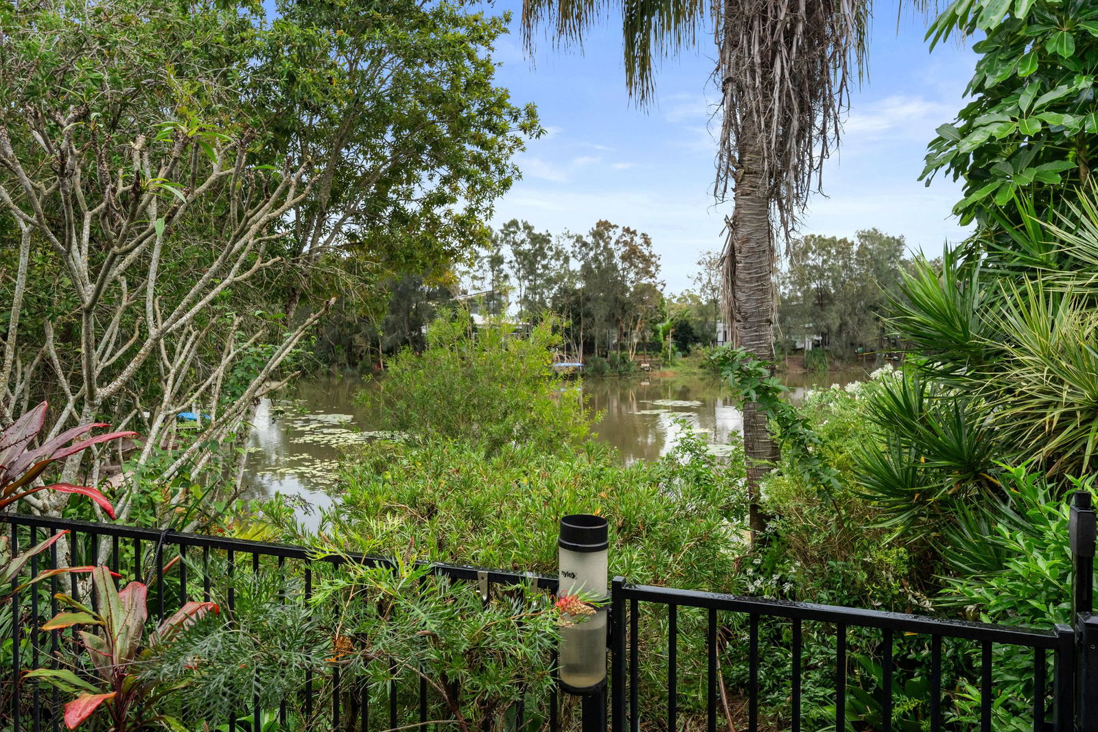 13 Satinwood Avenue, Urraween  QLD  4655