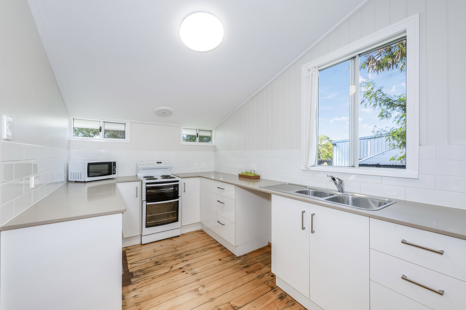15 Hanbury Street, Bundaberg North  QLD  4670
