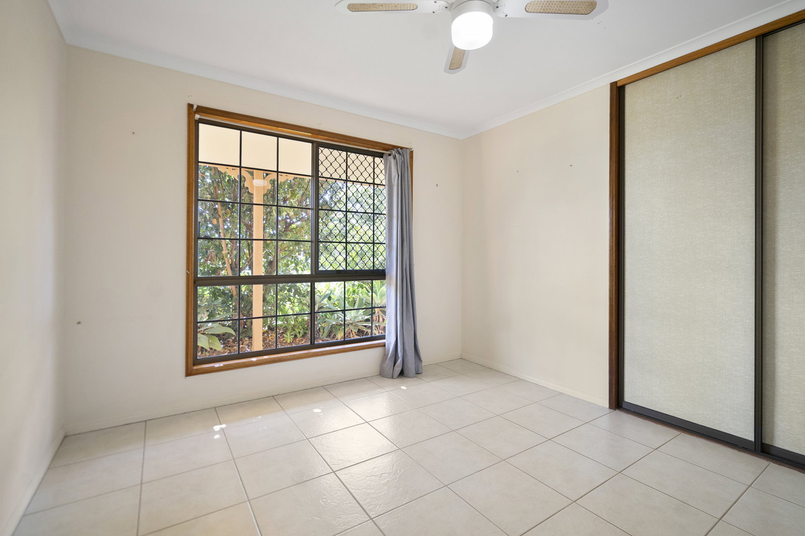 3 Central Avenue, Thabeban  QLD  4670