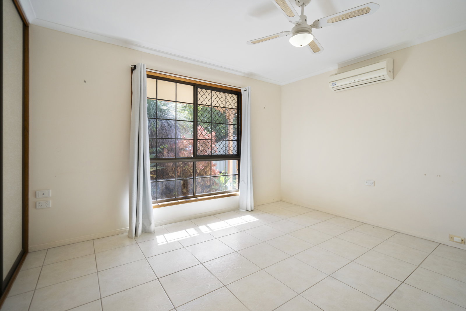 3 Central Avenue, Thabeban  QLD  4670