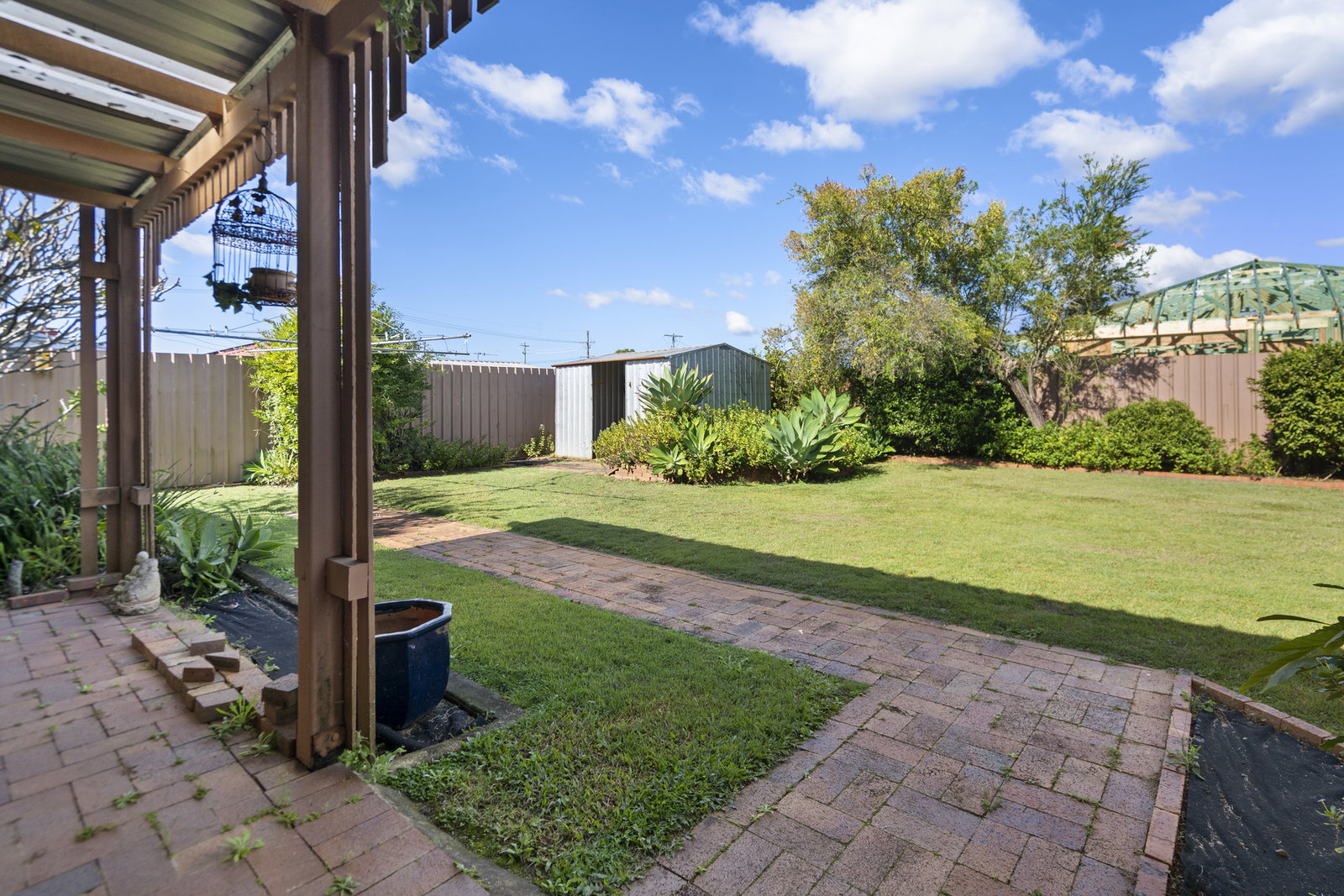 3 Central Avenue, Thabeban  QLD  4670