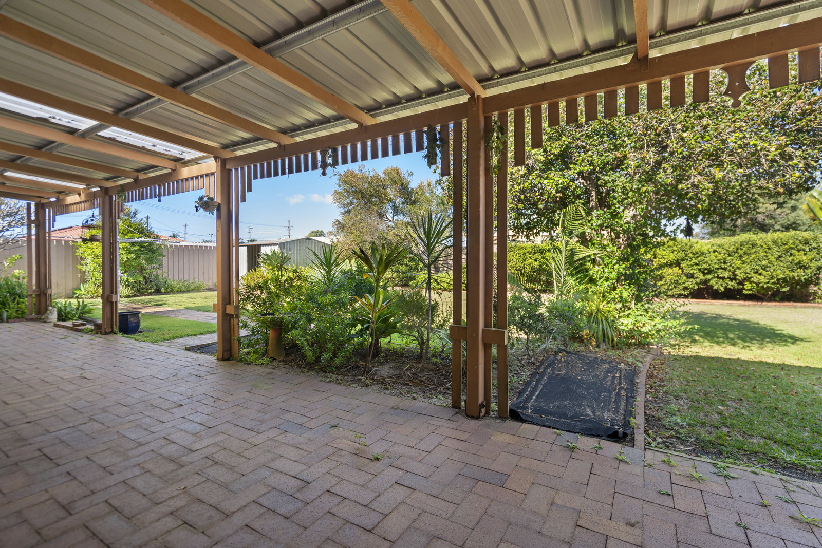 3 Central Avenue, Thabeban  QLD  4670
