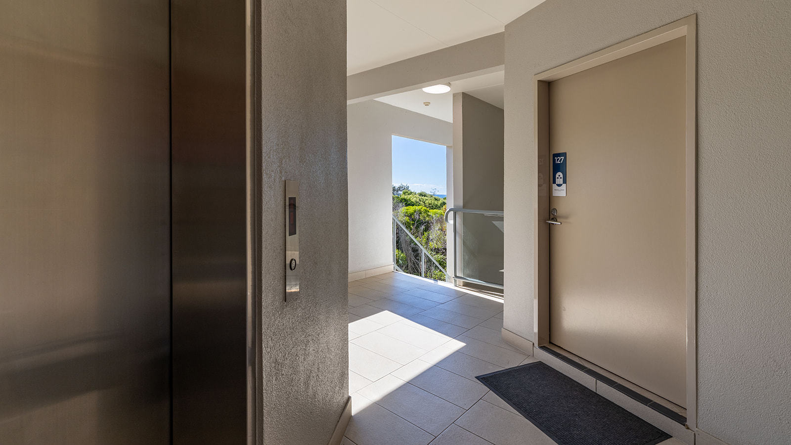 127/9 Beaches Village Circuit, Agnes Water  QLD  4677