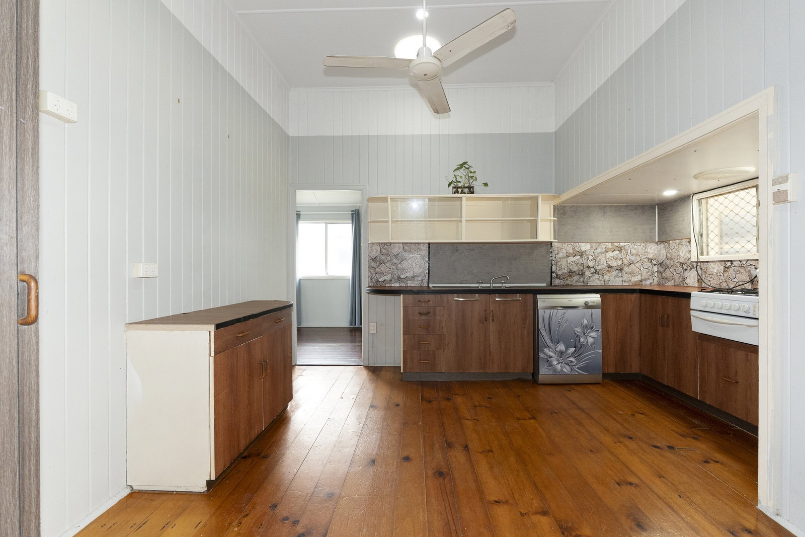 70 Hanbury Street, Bundaberg North  QLD  4670