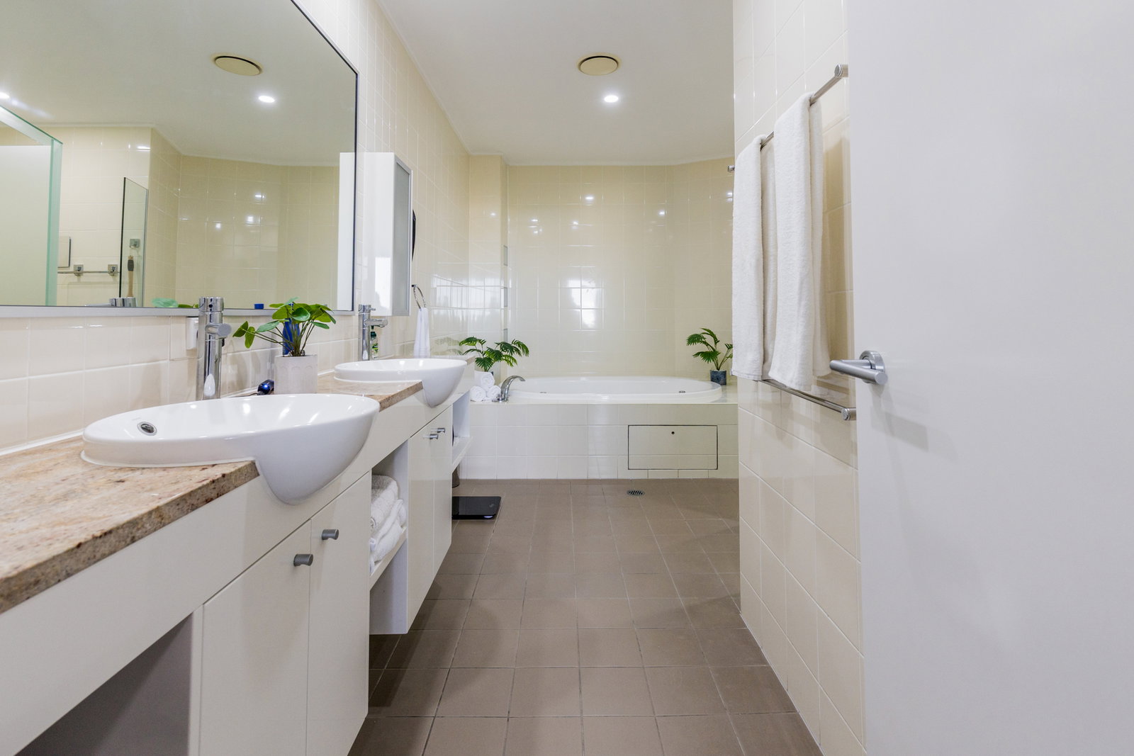 126/9-11 Beaches Village Circuit, Agnes Water  QLD  4677