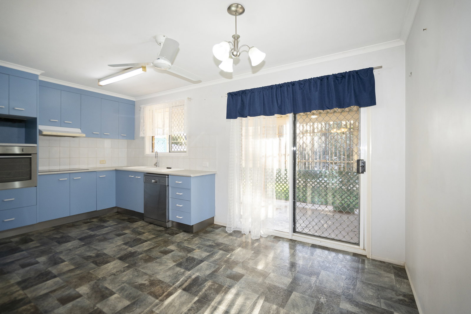 26 Swan Drive, Kalkie  QLD  4670