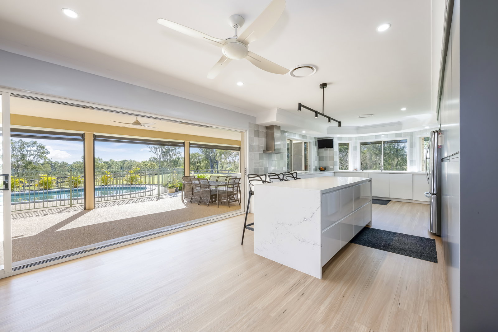 115 Woodbury Drive, South Kolan  QLD  4670