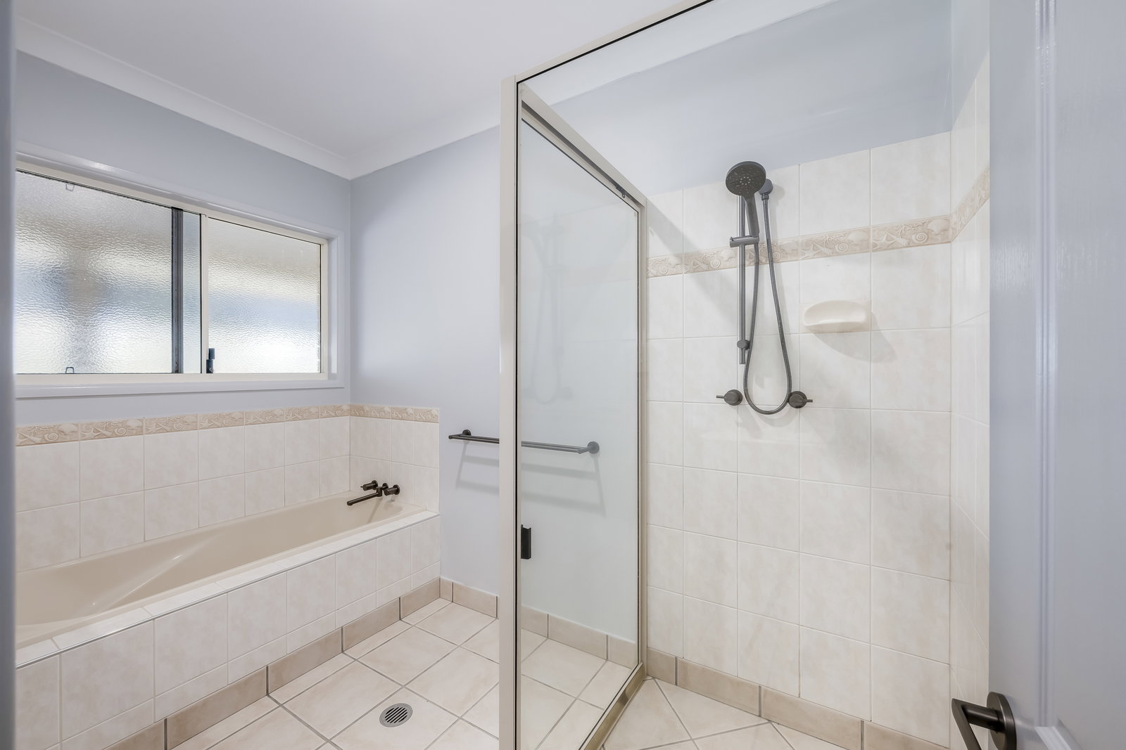 115 Woodbury Drive, South Kolan  QLD  4670