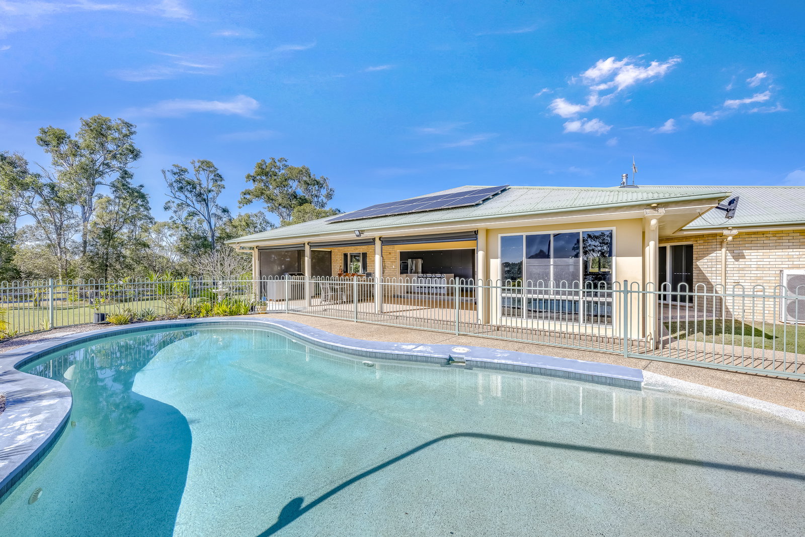 115 Woodbury Drive, South Kolan  QLD  4670
