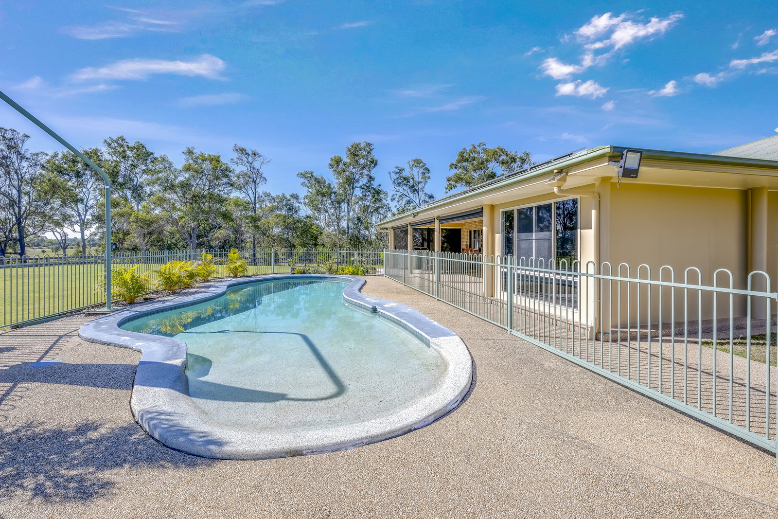 115 Woodbury Drive, South Kolan  QLD  4670