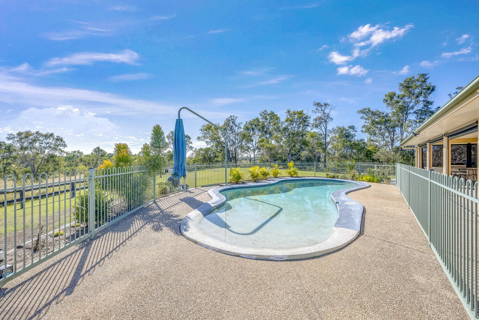 115 Woodbury Drive, South Kolan  QLD  4670