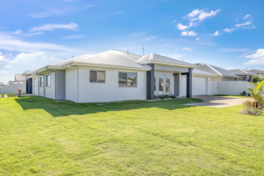 43 Golf View, Coral Cove  QLD  4670