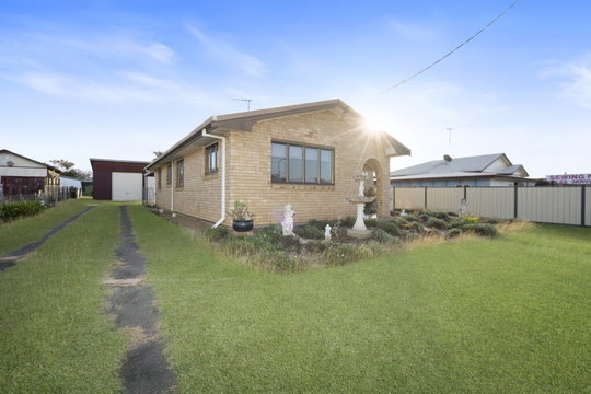 81 Boundary Street, Walkervale  QLD  4670