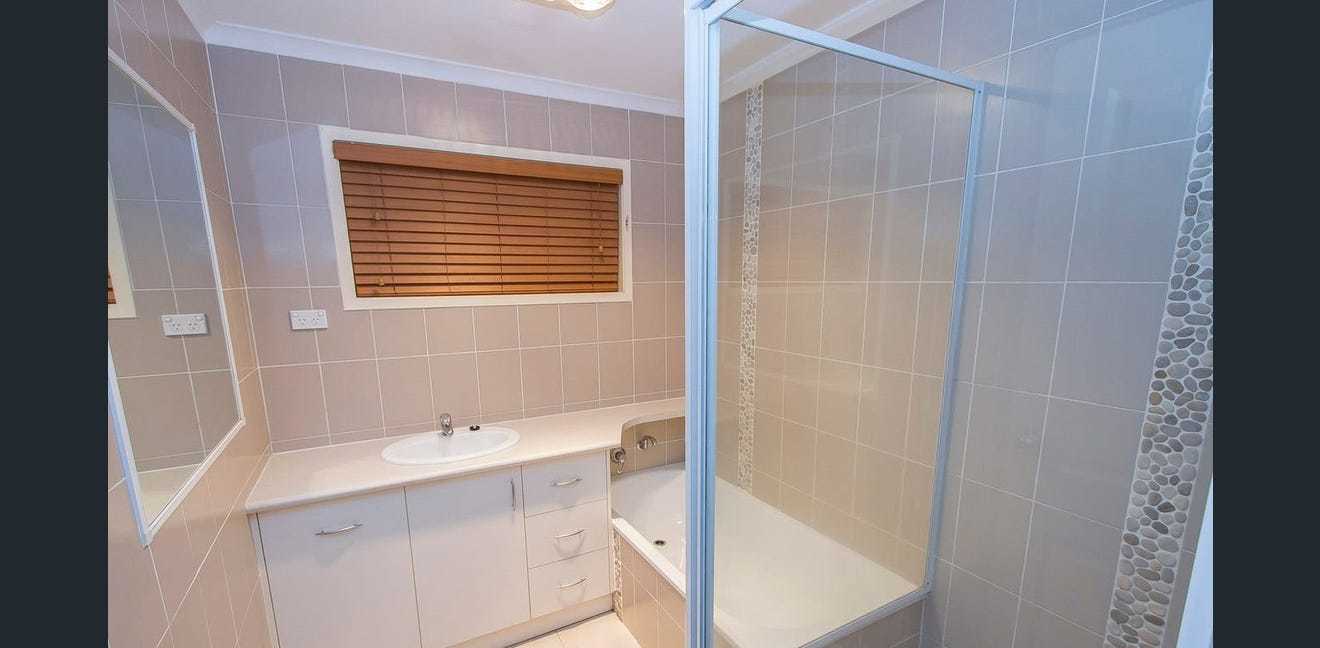 49 Aramac Drive, Clinton  QLD  4680