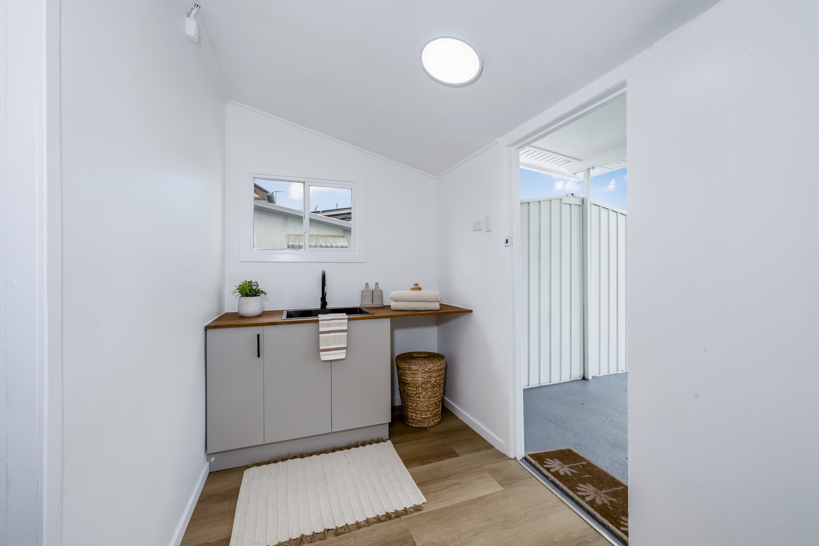204 Walker Street, Svensson Heights  QLD  4670