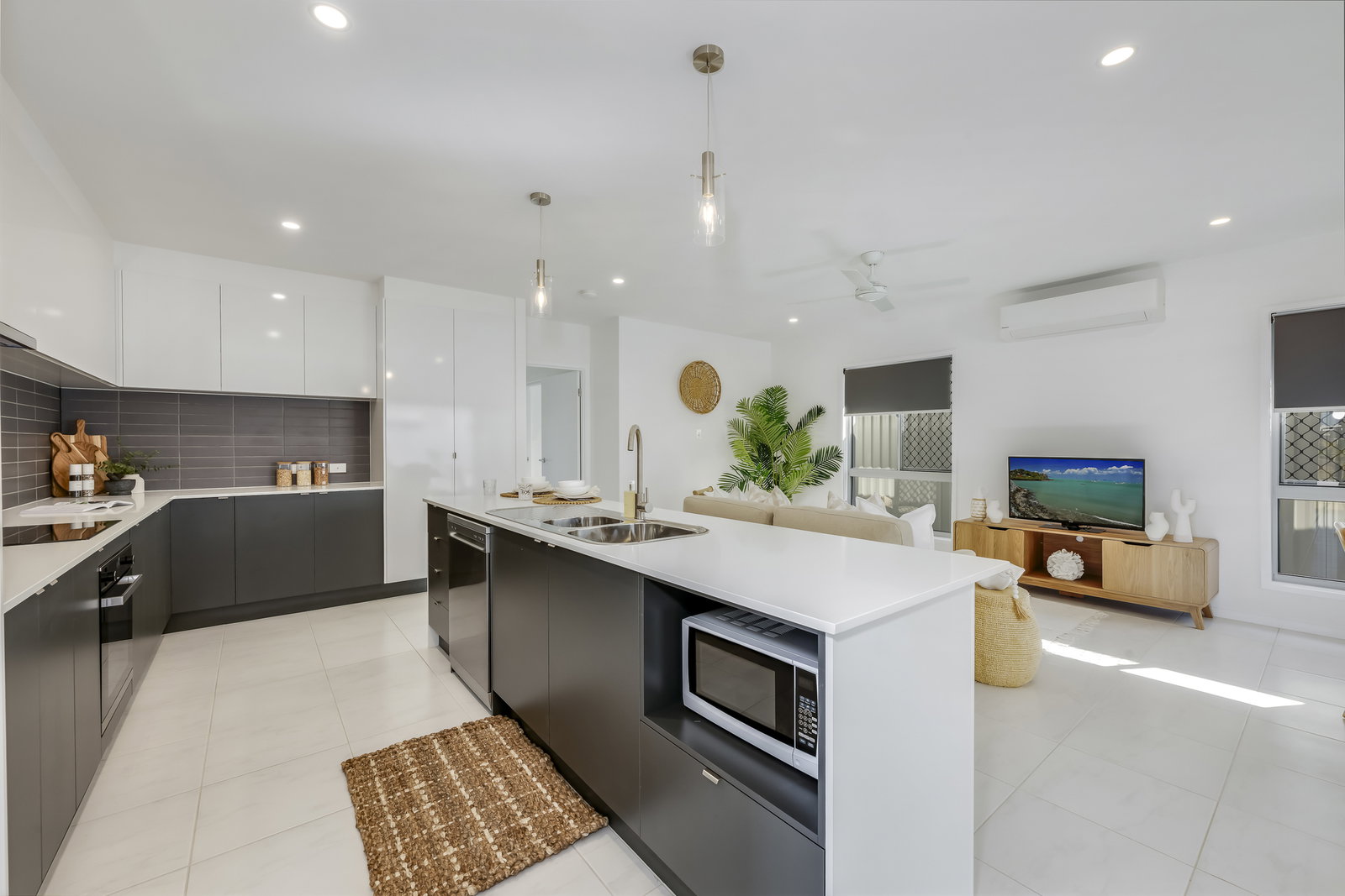 43 Golf View Drive, Coral Cove  QLD  4670