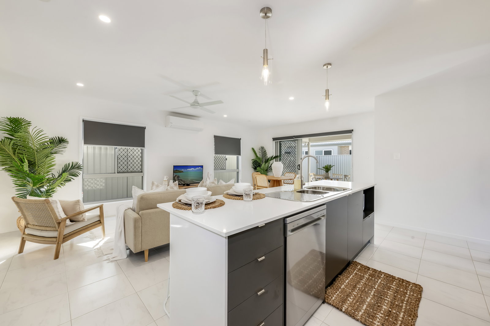 43 Golf View Drive, Coral Cove  QLD  4670