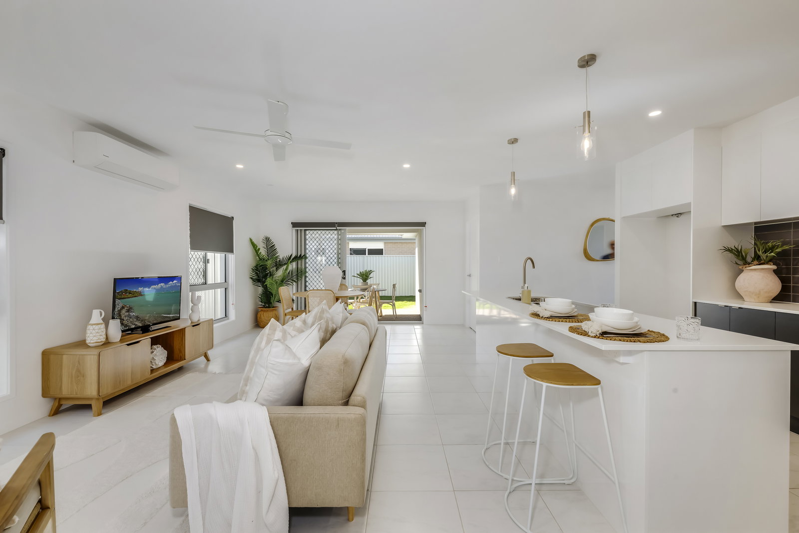 43 Golf View Drive, Coral Cove  QLD  4670