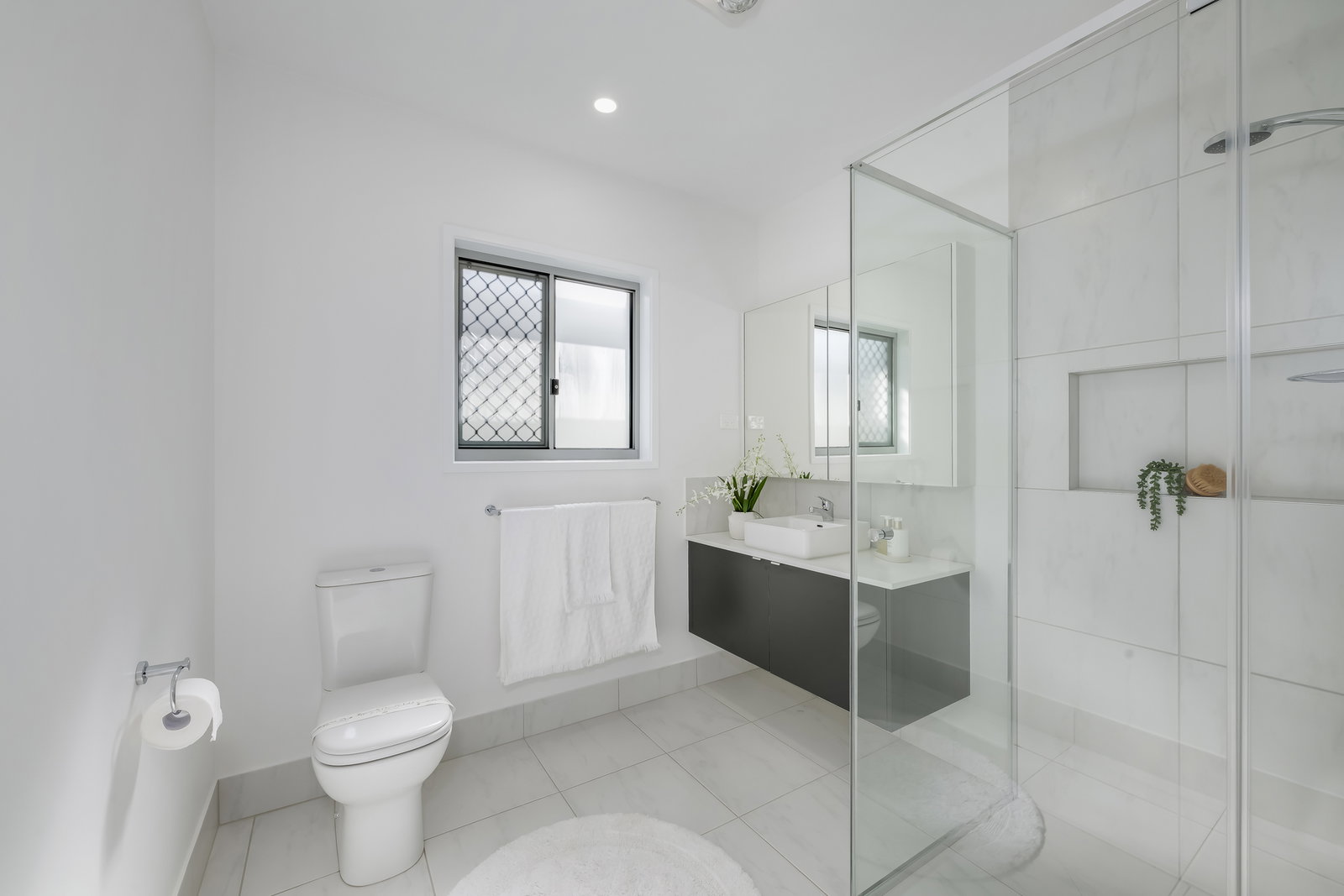 43 Golf View Drive, Coral Cove  QLD  4670