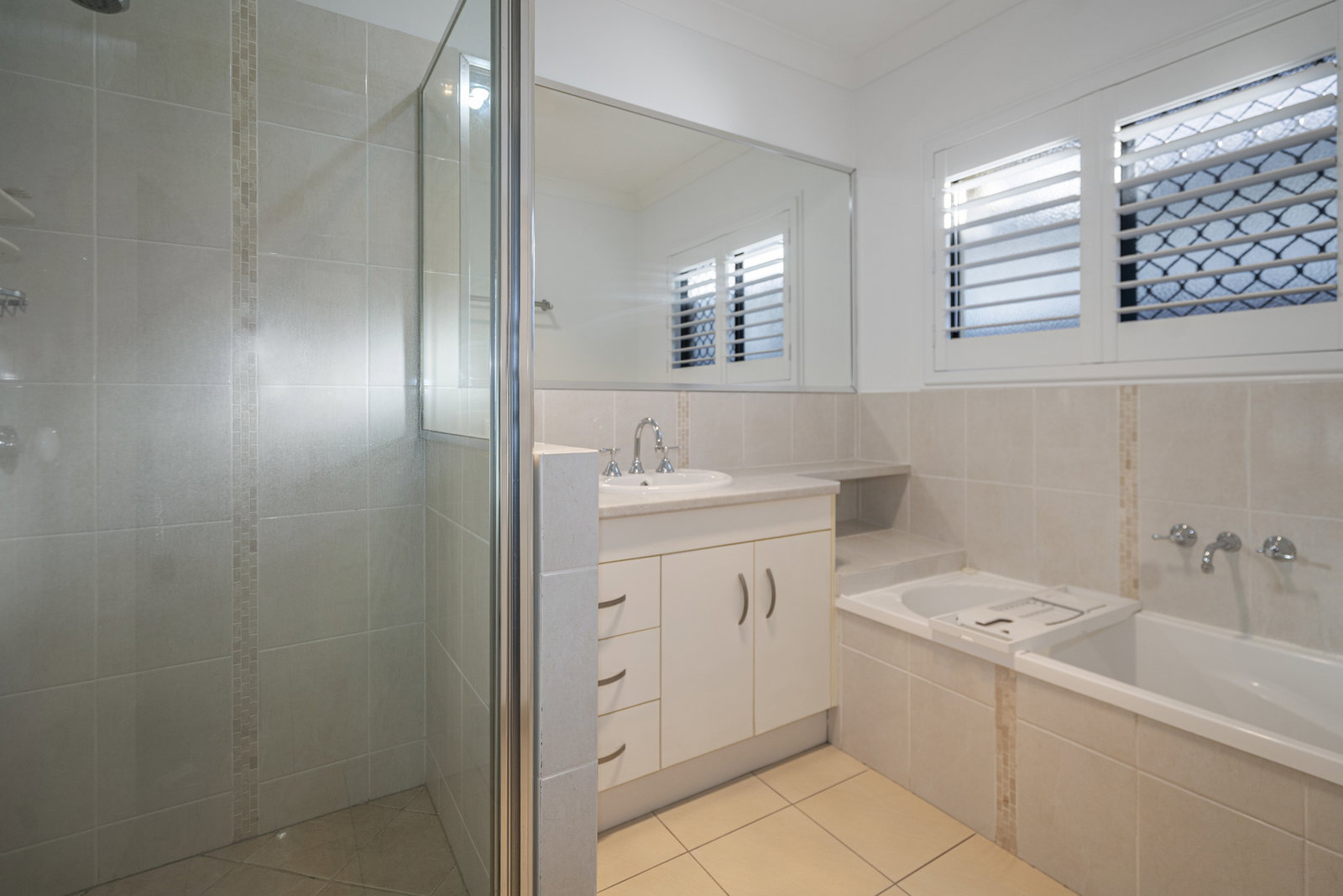 18 Chantilly Street, Bargara  QLD  4670