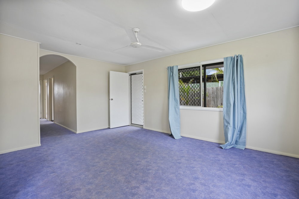 8 Lorikeet Avenue, New Auckland  QLD  4680