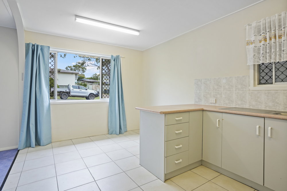 8 Lorikeet Avenue, New Auckland  QLD  4680
