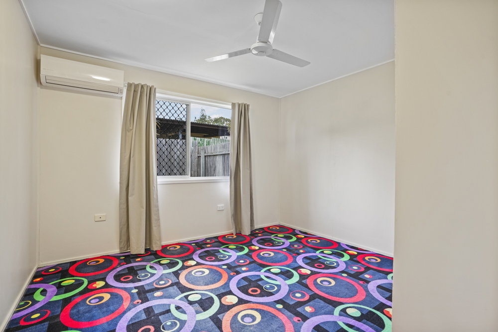 8 Lorikeet Avenue, New Auckland  QLD  4680